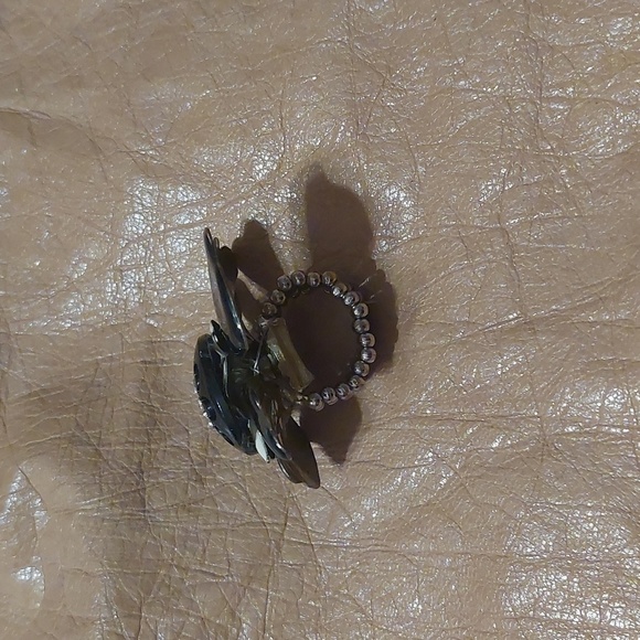 Ring - Picture 3 of 3